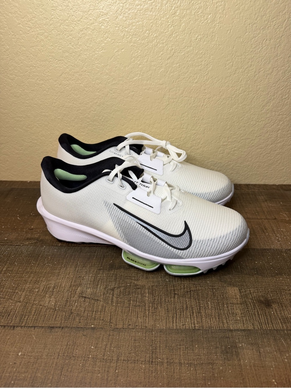 Nike Air Zoom Infinity Tour 2 Golf Wide “White Vapor Green”
- Size 10.5 W.